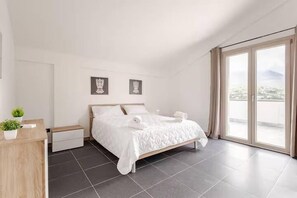 Apartment, 3 Schlafzimmer, Balkon, Bergblick | 3 Schlafzimmer, Bügeleisen/Bügelbrett, kostenloses WLAN