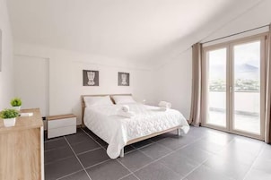 Apartment, 3 Bedrooms, Balcony, Mountain View | 3 bedrooms, iron/ironing board, free WiFi