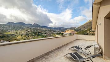 Apartment, 3 Bedrooms, Balcony, Mountain View | View from room