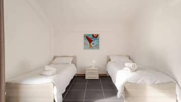 Apartment, 3 Bedrooms, Balcony, Mountain View | 3 bedrooms, iron/ironing board, free WiFi