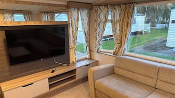 Cabin | Living area