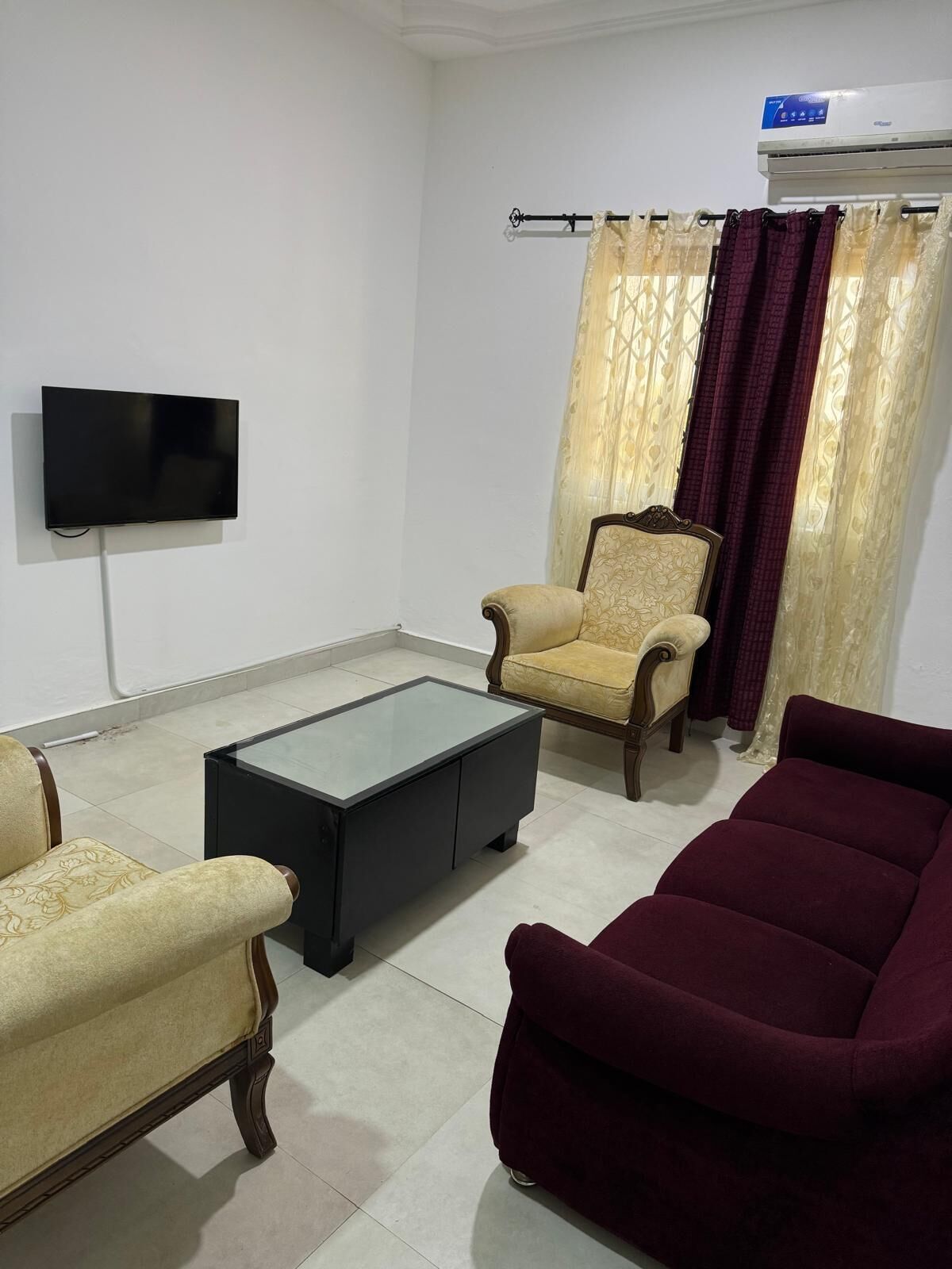 獨棟房屋 | 起居區 | 電視