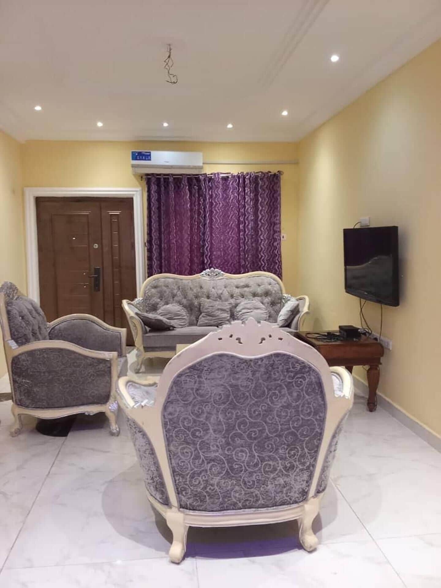 บ้านพัก | บริเวณนั่งเล่น | ทีวี