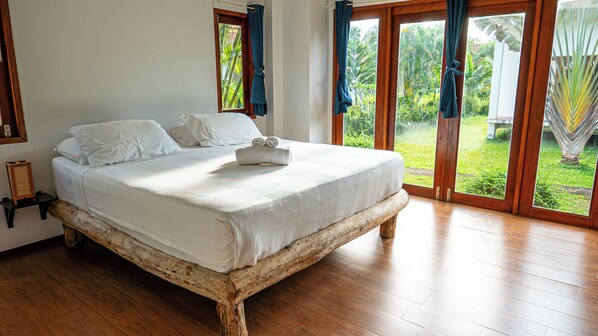 2 habitaciones, escritorio, wifi y ropa de cama 