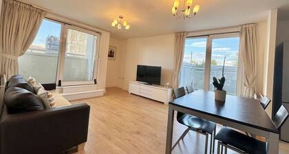 TTSA - 2 Bedroom Apartment-Croydon-Mayday Hospital