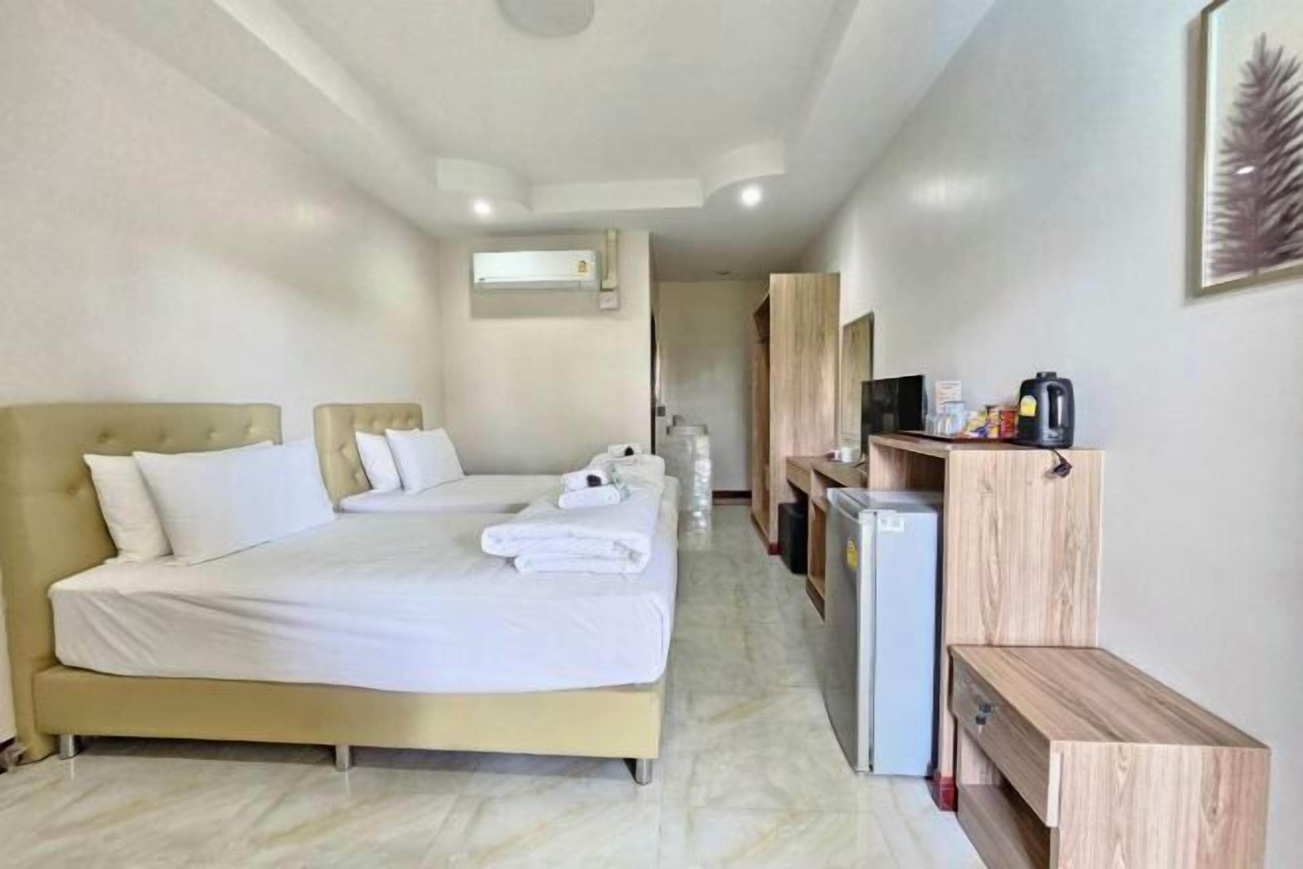 Free WiFi, bed sheets