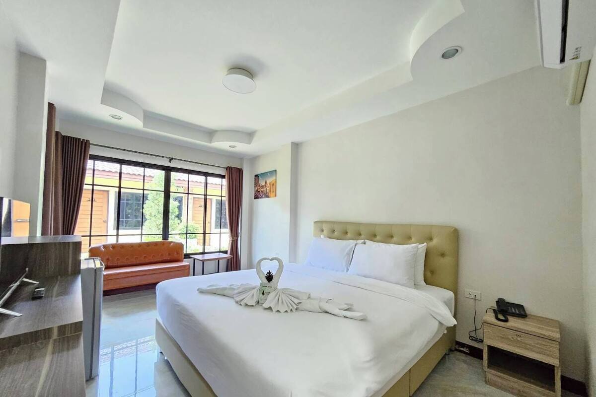 Free WiFi, bed sheets