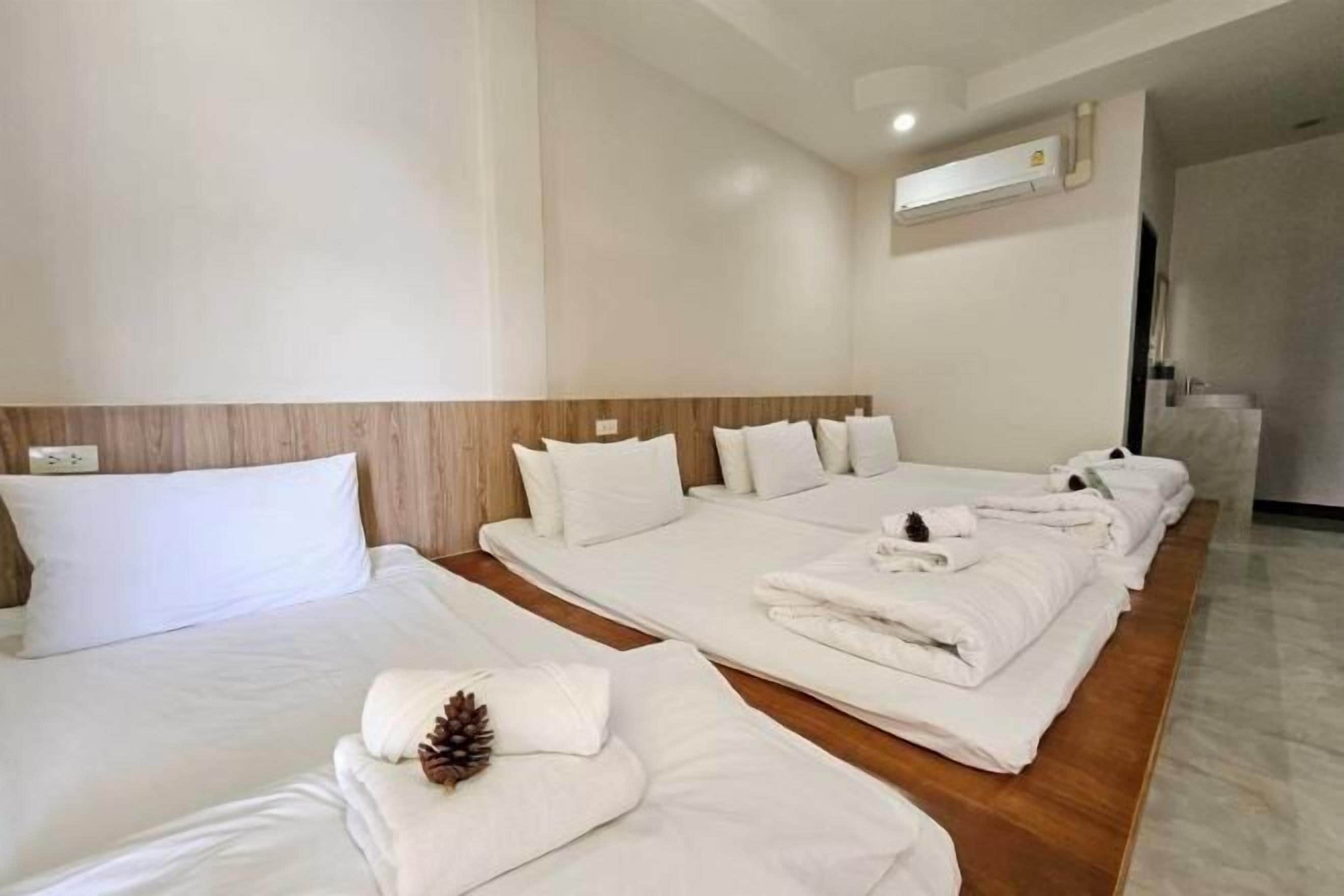 Free WiFi, bed sheets