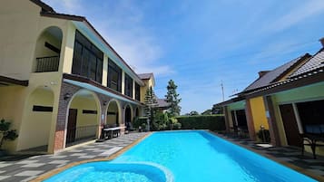 10 piscinas al aire libre