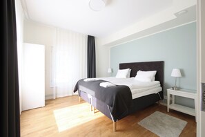 Luxury Apartment | Desk, laptop workspace, soundproofing, free WiFi - Continental Apartment Hotels Sollentuna (Sollentuna)