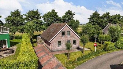 Comfortable holiday home with garden, panoramic view and jacuzzi