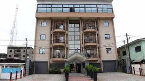 Unclassified image, 4 of 21, button - PARTICULAR DESTINY SUITES (Douala)