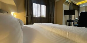Junior Suite, Balcony, City View