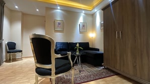 Unclassified image, 3 of 21, button - PARTICULAR DESTINY SUITES (Douala)