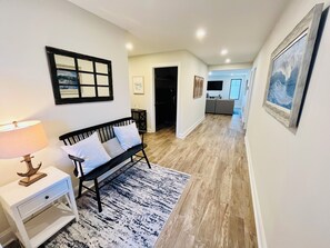 TV - RENOVATED HOME ON THE OCEAN BLOCK! (Bethany Beach)
