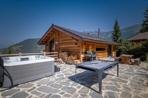 Chalet (3 Bedrooms) | Floor plan - Chalet Le Reve Cinema Room Jacuzzi (Riddes)