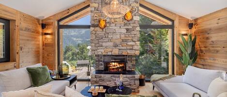 Chalet (3 Bedrooms) | Front of property