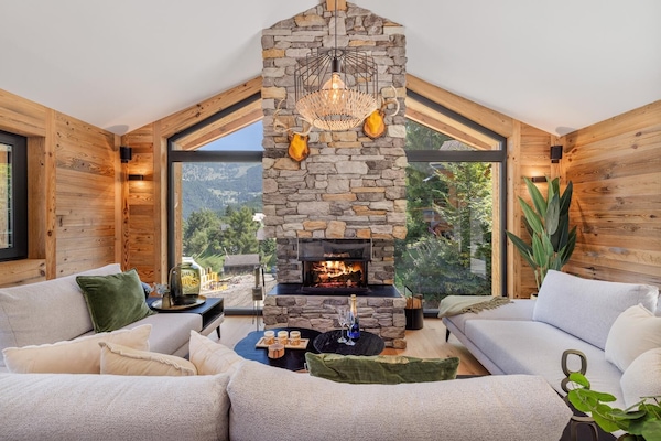 Chalet (3 Bedrooms) | Front of property