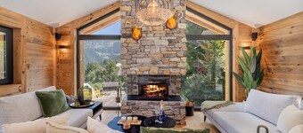 Chalet Le Reve Cinema Room Jacuzzi