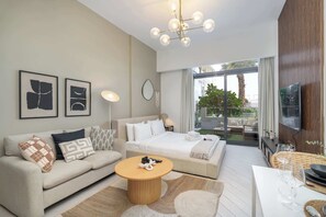 Schreibtisch, Bügeleisen/Bügelbrett, WLAN