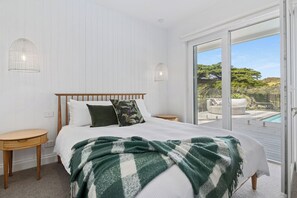 5 bedrooms, iron/ironing board, WiFi