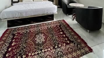 Family Room, Valley View | Soundproofing, free WiFi