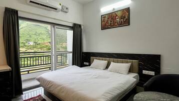 Premium-Zimmer, Bergblick | Schallisolierte Zimmer, kostenloses WLAN