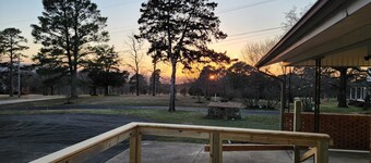 Skyline Lodge
Lake Dardanelle
Arkansas River Valley