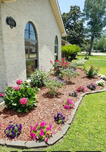 3bd/2ba Spacious Home in Safe Area! Walk to the Lake and Only Minutes from NOLA