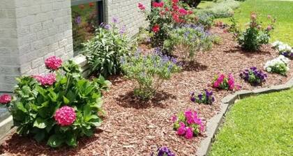 3bd/2ba Spacious Home in Safe Area! Walk to the Lake and Only Minutes from NOLA