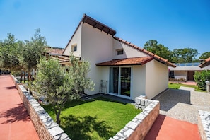 Traditional-Villa | Zimmersafe, Schreibtisch, laptopgeeigneter Arbeitsplatz