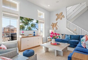 TV connectée, lecteur de DVD, livres, vidéothèque