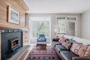 Apartment (1 Bedroom) | Living area