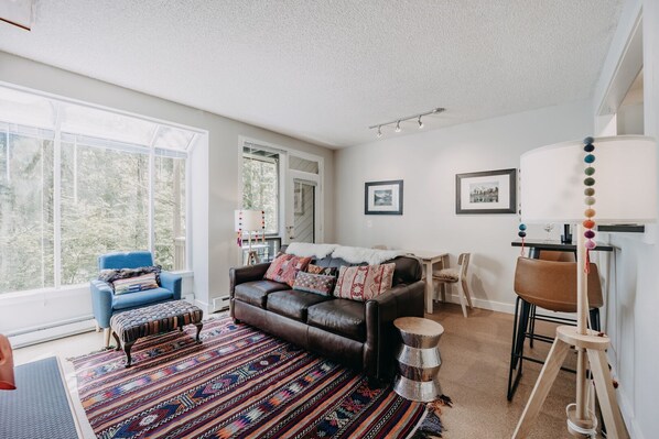 Apartment (1 Bedroom) | Living area | Table tennis - 90sw - Fireplace - Dishwasher - W/D - Pets OK (Deming)