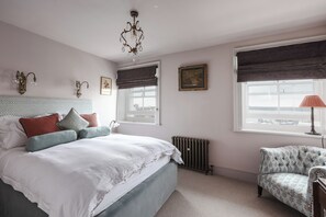 Standard Double Room, City View | In-room safe, blackout drapes, iron/ironing board, free WiFi - The Bugle  (Southampton)