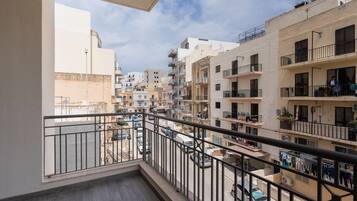 Comfort Apartment, 3 Bedrooms, Kitchen | Balcony