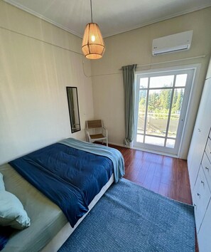 2 bedrooms, bed sheets