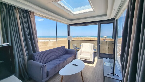 Signature Mobile Home, Sea View | Living area