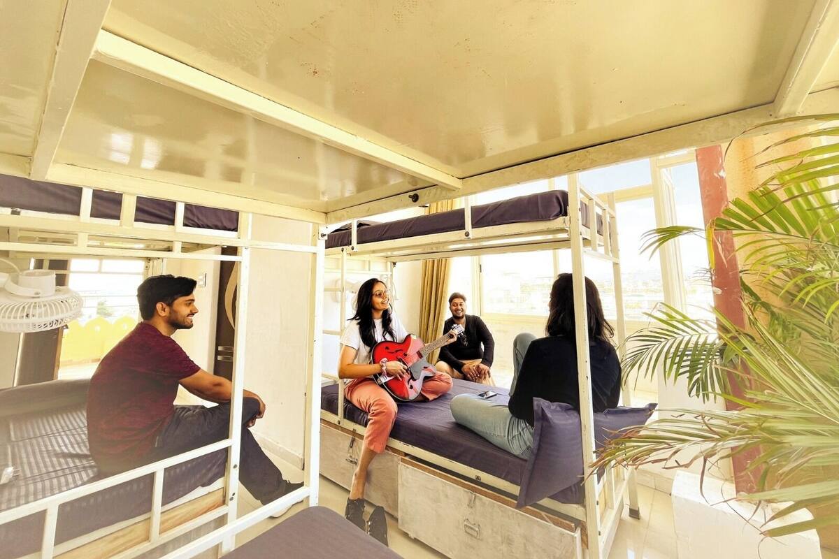 Bed Mix Ac Dorm 6 | Soundproofing, free WiFi