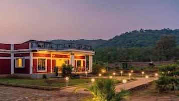 Fachada de la propiedad