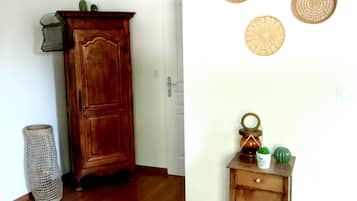 Double Room, Pool View (Nature) | Desk, soundproofing, free WiFi