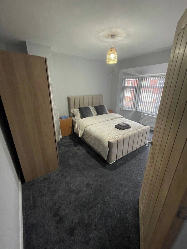 Huis | 3 slaapkamers, een strijkplank/strijkijzer, gratis wifi, beddengoed