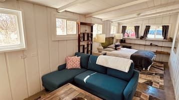 1 bedroom, travel crib, WiFi, bed sheets