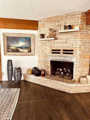 Cozy Cabin W/ HOT TUB by Lake MI in Sawyer