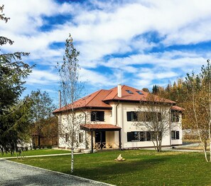 Fachada de la propiedad