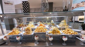Sudah termasuk sarapan prasmanan setiap hari
