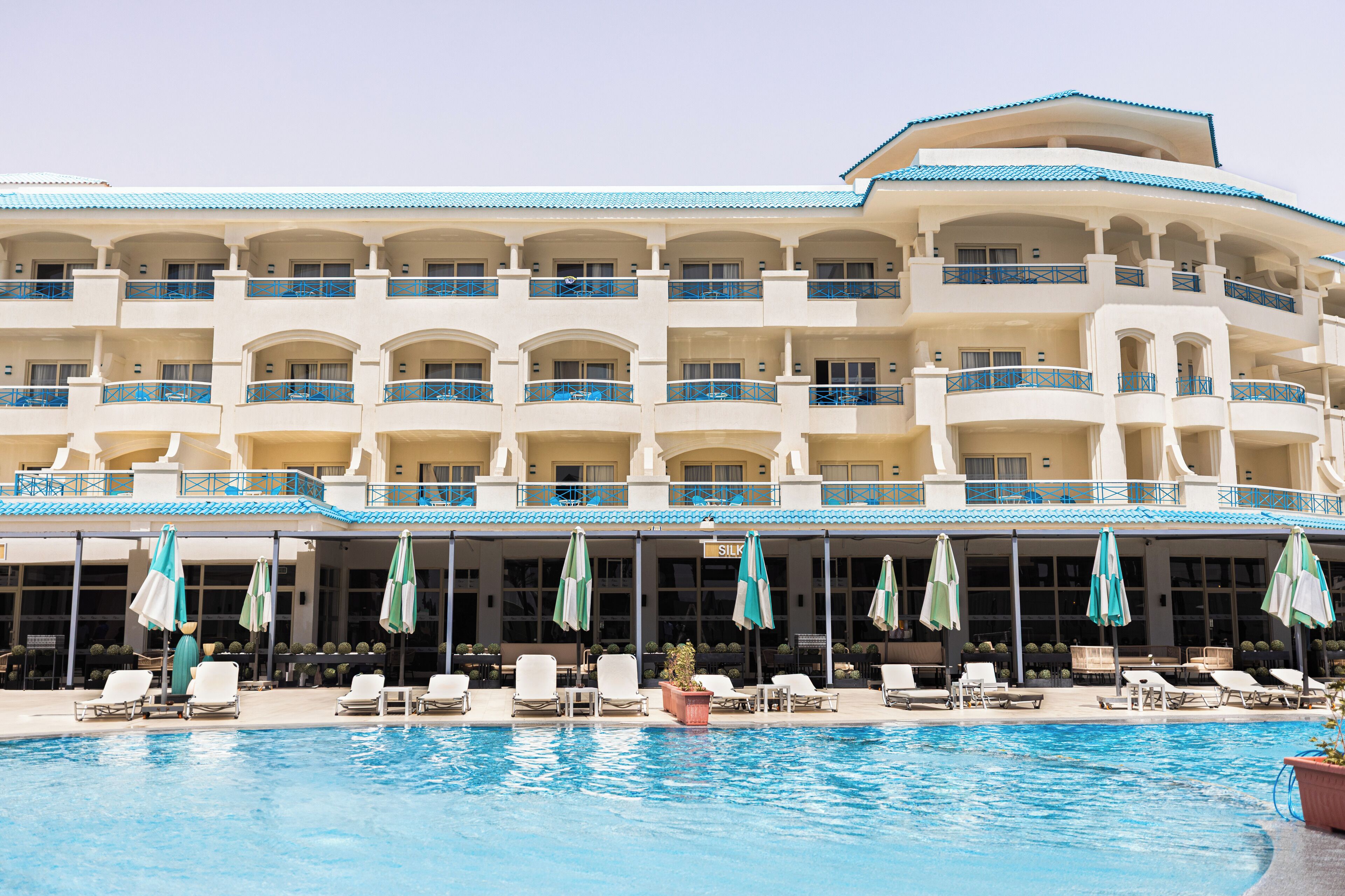 Minibar, safe på rommet, wi-fi (inkludert) og sengetøy