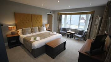 デラックス ダブルルーム | デスク、ノートパソコン用作業スペース、アイロン / アイロン台、WiFi (無料)