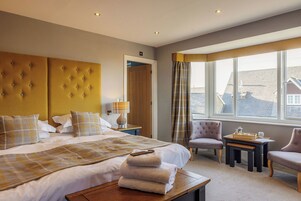 Deluxe Double Room | Desk, laptop workspace, iron/ironing board, free WiFi