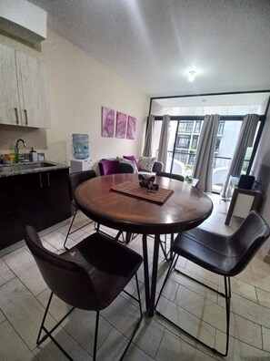 Dining - Charming 2-bedroom apartment with AC, WiFi in enchanting Santa Tecla (Santa Tecla)